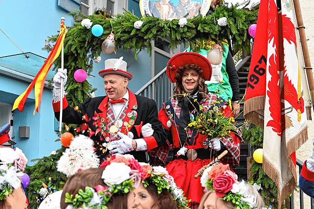 Bild 18: Narrenhochzeit in Sipplingen: So feiern die Narren das neue Paar