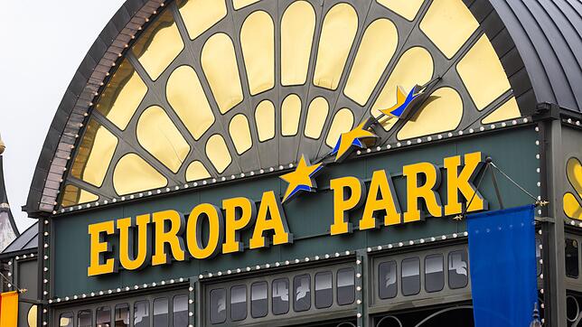 In den Europa-Park kommen jährlich über sechs Millionen Besucher. (Archivbild)