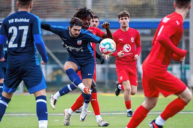 Bild 33: VfB Waldshut muss sich mit 2:2 gegen die U23 des Freiburger FC begnügen &ndash; und wir haben Bilder!