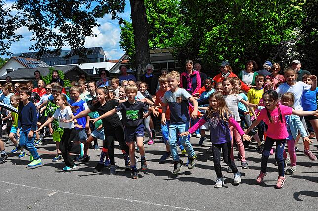 Bild 26: Bilder vom Sponsorenlauf der Grundschule Leimbach