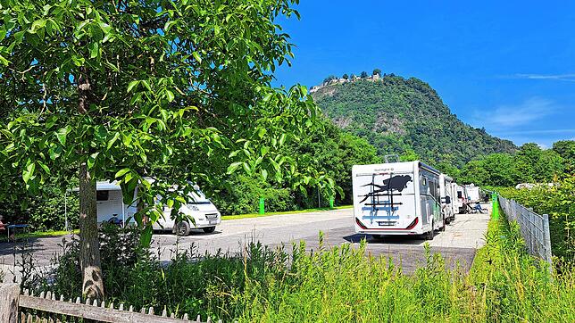 Im Grünen und trotzdem stadtnah: Der Wohnmobilstellplatz an der Offwiese hat für Camper viel zu bieten.