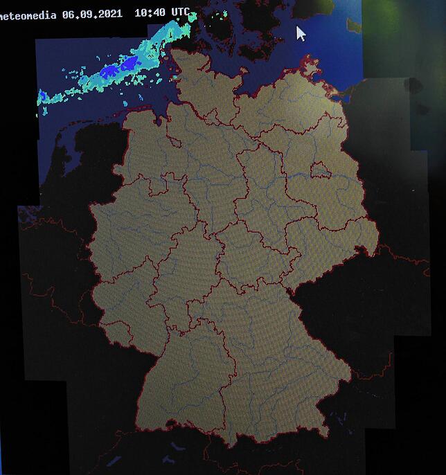 Das Radarbild ist der zweite wichtige Bestandteil für eine Wetterprognose. Hier kann Klein sehen, ob die Wolken beispielsweise mit Regen ...