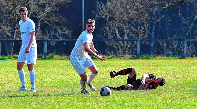 Bild 21: SG FC Wehr/Brennet gelingt wichtiges 1:0 gegen den FC RW Weilheim &ndash; und wir haben Bilder!