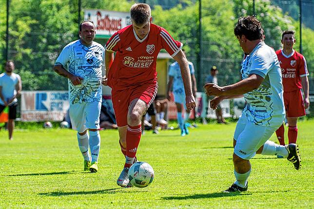 Bild 11: SV Eggingen überrascht mit 2:1-Sieg gegen Spitzenreiter FC Tiengen 08 II &ndash; und wir haben Bilder!