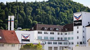 Trigema hat seinen Hauptsitz in Burladingen auf der Schwäbischen Alb. (Archivbild)