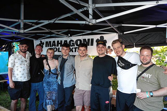 Bild 30: Im Stadion wird am zweiten Tag des Campus-Festivals nochmals aufgedreht