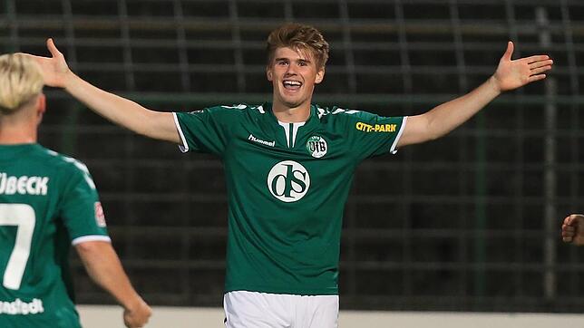 Wenn alles nach Plan läuft, erhält Leon Dippert am Samstag die Chance, sich beim Testspiel gegen Kreuzlingen für einen Vertrag beim FC ...