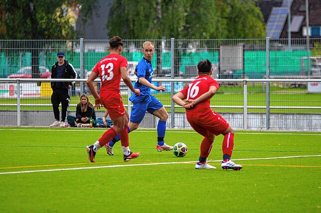 Bild 10: SV Jestetten müht sich zum 2:1-Sieg gegen den SC Lauchringen – und wir haben Bilder!