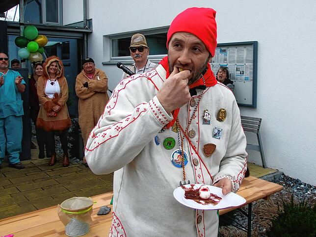 Der Präsident der Hägelisaier, Pascal Stauss, labte sich an Rinderaugen in eigenem Saft.