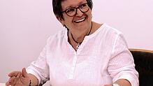 Die Auszeichnung ist für Marita Sütterlin eine Überraschung. Bild: Thomas Wickelmann