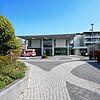 Der Eingangsbereich der Kliniken Schmieder in Allensbach am Bodensee. Bild: Aurelia Scherrer