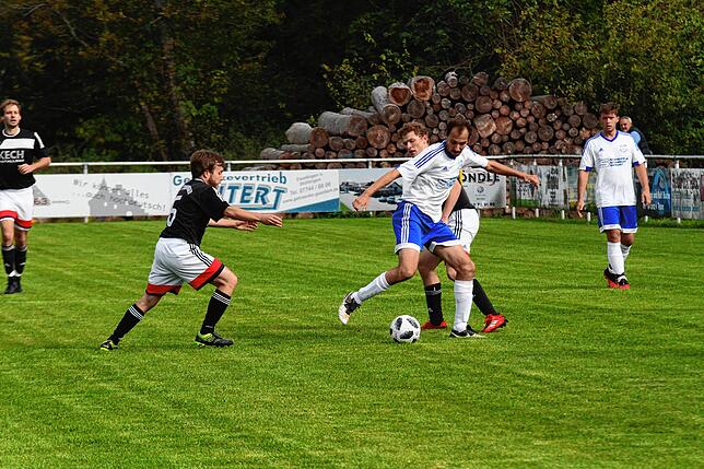 Bild 36: FC Dettighofen bleibt nach 0:2-Niederlage bei der SG Bettmaringen siegloses Schlusslicht der Liga &ndash; und wir haben Bilder!