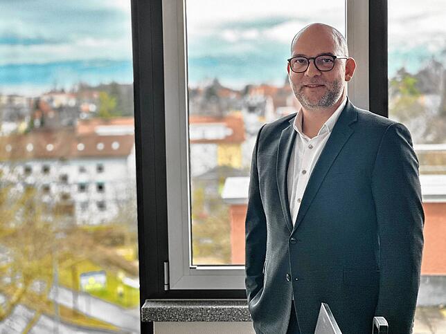 Alrik von Kolzenberg ist seit gut einem Jahr Geschäftsführer der Städtischen Wohnungsbaugesellschaft Friedrichshafen mbH (SWG).