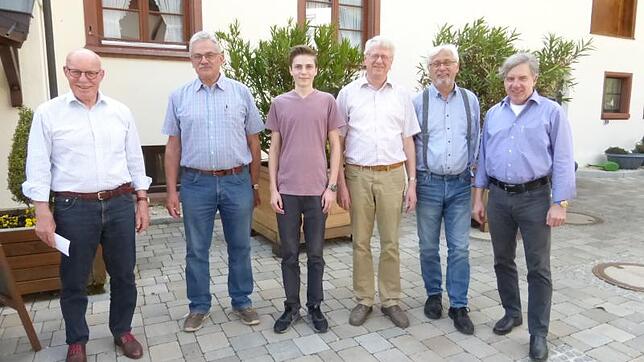Der Vorstand der IG WTB freut sich auf die bevorstehende Dampfzugsaison v. l. Bürgermeisterstellvertreter Rainer Gradinger, Gerhard ...