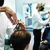 Dienstleistungsbetriebe wie Friseursalons waren durch monatelange Corona-bedingte Betriebsschließungen besonders hart getroffen. Die ...