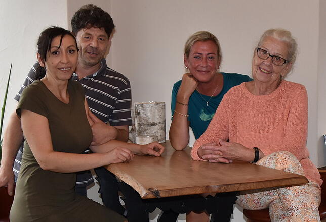 Paola Prato und Rocco Pintaric sollen weiter die „Bäckerei Martin“ in Eigeltingen betreiben. Dafür sammeln Jennifer Thoma und Rositta ...