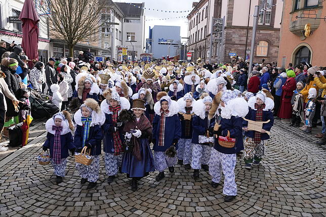 Bild 28: Die besten Bilder vom Schmutzigen Donnerstag in Donaueschingen: Kinderumzug begeistert!
