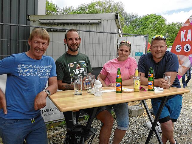 Bild 38: Bilder von der Jahrhundertparty im Festzelt mit Live-Acts und mega Stimmung