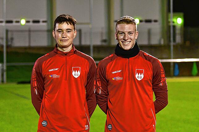 Zwei Gleichstarke: Die Torhüter Daniel Janke (links) und Tobias Geiger wechseln sich bei den A-Junioren des FC Tiengen 08 ab. Wer nicht ...