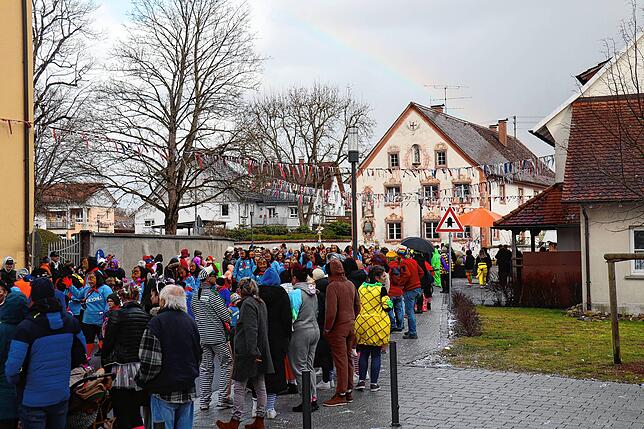 Bild 15: Mehr als 1000 Hästräger beim Hilzinger Sonntagsumzug