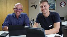 Gehen gut gelaunt an große Aufgaben heran: Günther Lieby (links), Leiter der Stabstelle Digitalisierung beim Landkreis Konstanz, und ...