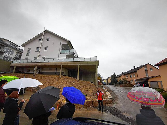 Der Technische Ausschuss hatte sich Anfang März dieses Jahres ein Bild von den Bauarbeiten gemacht. Die Terrasse war da schon längst ...