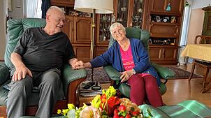 Das seltene Ehejubiläum der Gnadenhochzeit konnten Erhard und Christel Pfeil aus Gottmadingen feiern. Das Paar erzählt von einem ...