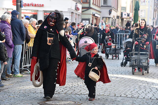 Bild 2: Großartiger Fasnet-Auftakt: Die große Schau der kleinen Narren beim Kinderumzug