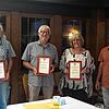 Der Vorsitzende des Schwarzwaldvereins Vorderer Hotzenwald/Rickenbach Martin Lauber (r.) konnte Herbert Egle für 40 Jahre sowie Michael ...