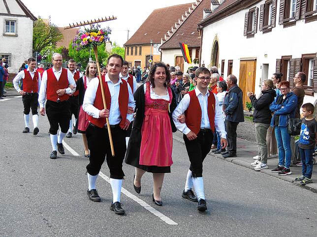 Bild 6: Festzumzug als Höhepunkt des viertägigen Jubiläumsfestes der Harmonie Gutmadingen