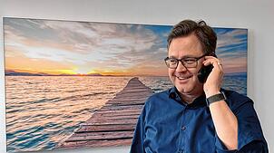 Mit der Nähe zum See und der Ruhe in der Natur der zweiten Reihe will Bürgermeister Henrik Wengert bei Feriengästen punkten und den ...