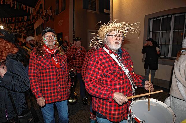 Bild 15: Konstanzer Straßenfasnacht 2025: Weiter geht‘s – auch am Fasnachtssamstag sind die Narren los