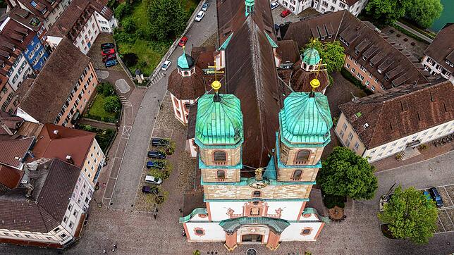 Die Zwillingstürme des Bad Säckinger Münsters.