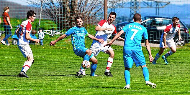 Bild 6: SV Buch spielt 1:1 im Oster-Derby gegen den FC RW Weilheim &ndash; und wir haben Bilder!