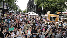 Großer Andrang herrschte beim Singener Stadtfest, wie vor der b.free-Bühne in der Ecke Erzebergerstraße/Hegaustraße. Dort fanden viel ...