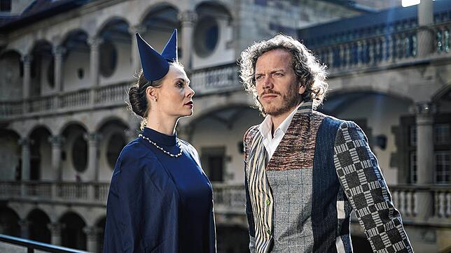 Anne v. Hochgeboren (Elisabeth Schuller) und der Bauernprediger (Sascha Wolf). Foto: Landesmuseum Württemberg