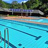 Die Becken sind gefüllt und der Rasen ist gemäht. Trotzdem kann das Freibad Aquatreff in Todtmoos in diesem Jahr nicht öffnen, da der ...