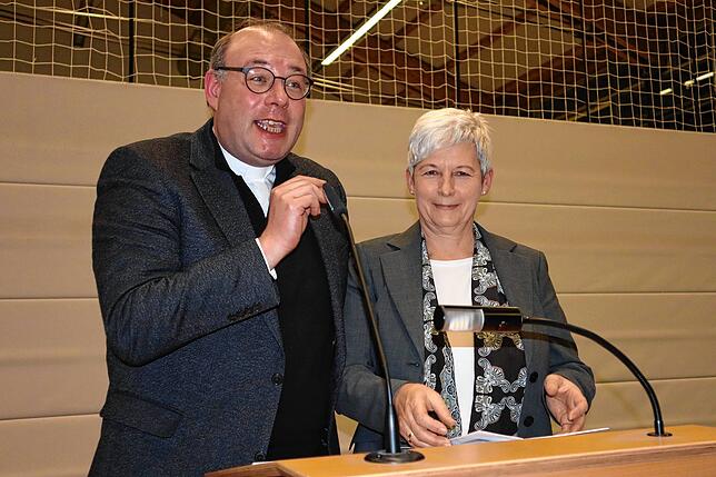 Pfarrer Markus Manter dankte namens aller Besucher des Neujahrsempfanges der Bürgermeisterin Roswitha Beck für ihren engagierten und ...