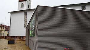 Unter dem Namen „Heimatmarkt“ wird am 8. Januar 2025 in Großschönach in diesem Container der Nahversorger eröffnet. Das Projekt wird vom ...