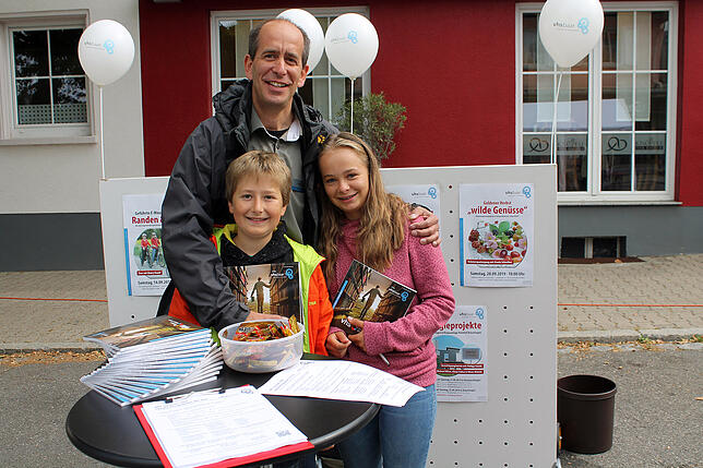 Bild 29: Beim Blumberger Straßenfest war die Stimmung trotz des Regenwetters gut