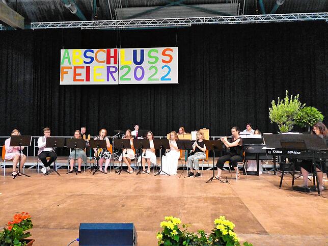 Bild 2: Bilder von der Zeugnisübergabe am Schulverbund Nellenburg Stockach &ndash; Teil 1