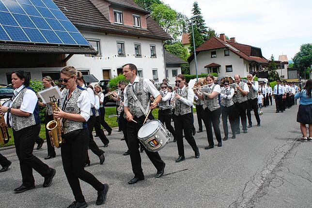 Bild 42: Gute Laune beim Bezirksmusikfest in Lausheim
