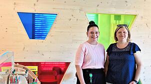 Kita-Leiterin Melanie Grimm (rechts) und Stellvertreterin Madeline Knipp. Foto: Stadt
