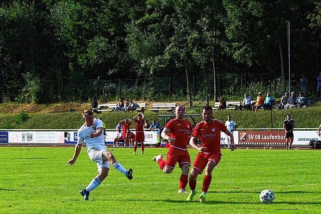 Bild 3: SV 08 Laufenburg siegt in Unterzahl gegen den SV Kirchzarten &ndash; und wir haben Bilder!