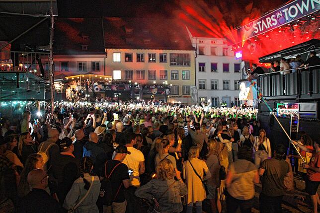 Der Schweizer beim Schaffhauser Festival Stars in Town 2022 mit Loco Escrito, Lo und Leduc, Hecht und 6000 Party-begeisterten.