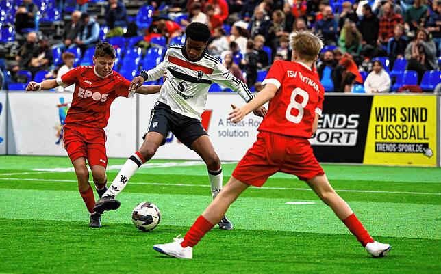 Bild 38: Fußball-Nachwuchsstars in Friedrichshafen! Unsere große Bildergalerie vom MTU-Cup!