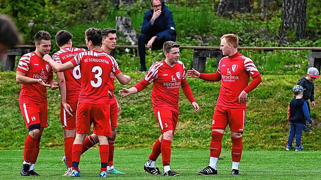 Bild 2: FC Schlüchttal besiegt den TuS Efringen-Kirchen mit 4:2 – und wir haben Bilder!