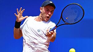 Dominik Koepfer, hier bei den Olympischen Spielen in Paris, freut sich über den Sieg gegen Blake Ellis.