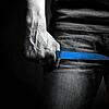 Symbolfoto: Mit einem Messer soll der Angeklagte auf seinen Freund losgegangen sein. Grund dafür sollen Wahnvorstellungen in Folge von ...
