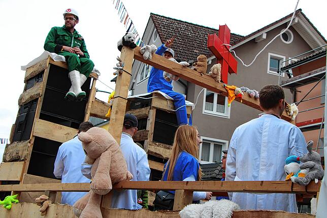 Bild 14: Tierisch was los beim Umzug am Fasnetsmendig: Teil 2